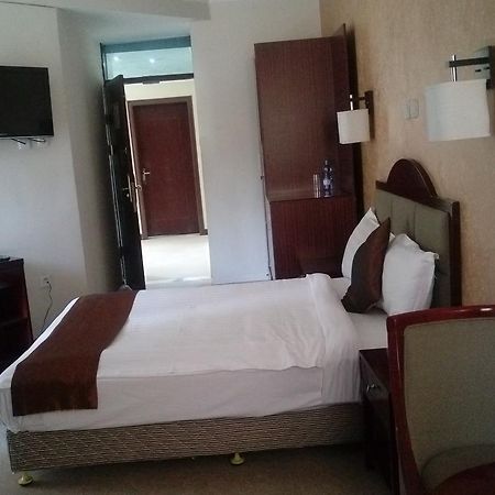Manrashiwa Hotel Адис Абеба Екстериор снимка