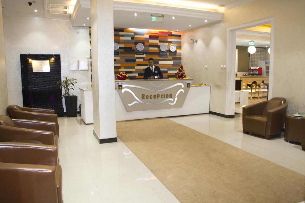 Manrashiwa Hotel Адис Абеба Екстериор снимка