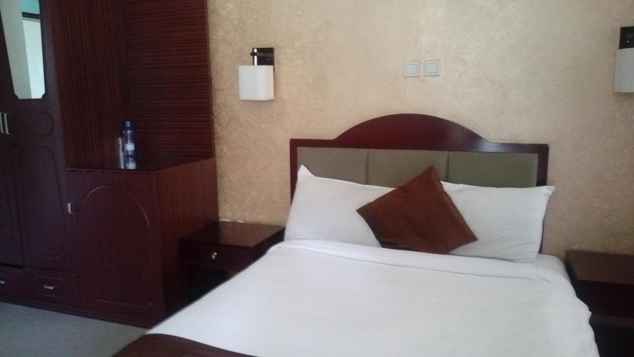 Manrashiwa Hotel Адис Абеба Екстериор снимка