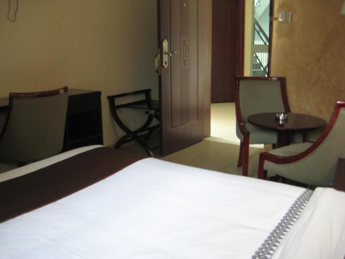 Manrashiwa Hotel Адис Абеба Екстериор снимка