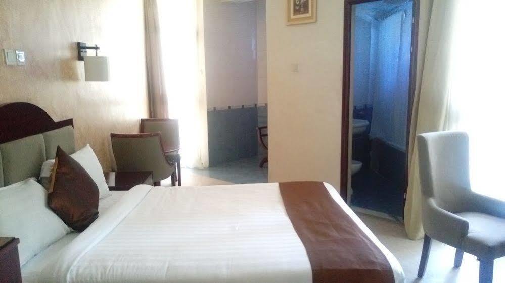 Manrashiwa Hotel Адис Абеба Екстериор снимка
